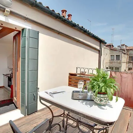 San Giorgio Degli Schiavoni מלון ונציה