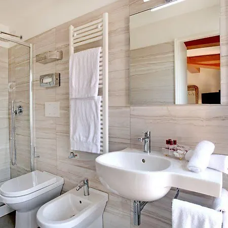 San Giorgio Degli Schiavoni מלון ונציה